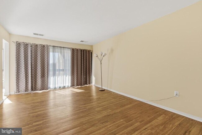 Foto del edificio - 561 Florida Ave