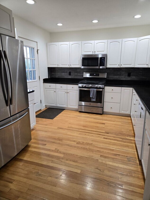 Foto principal - 5 Hillside Ave