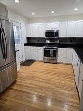 Building Photo - 5 Hillside Ave