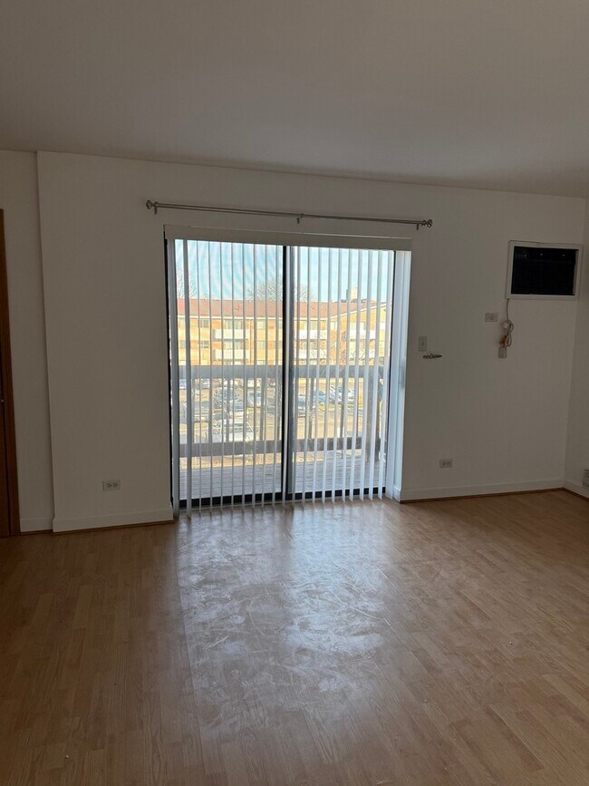 Foto del edificio - 1348 Geneva Dr