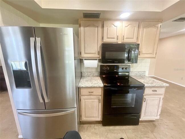 Building Photo - 2239 Tulip Tree Ln