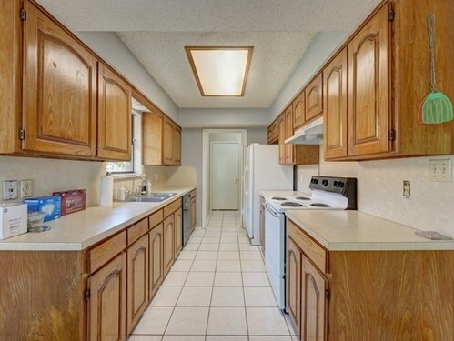 Primary Photo - 6628 Ridgewood Trail