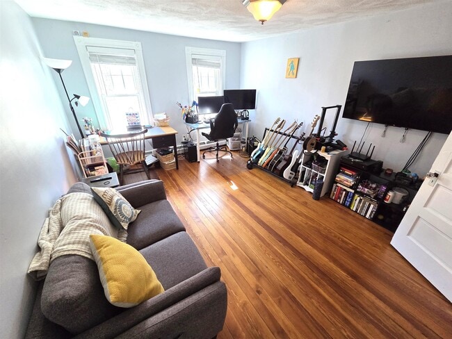 Foto del edificio - 33 Electric Ave