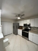 Building Photo - 775 Crystal Lake Dr