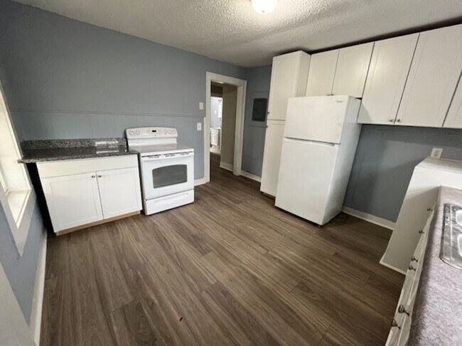 Building Photo - 312 Charlotte Ave