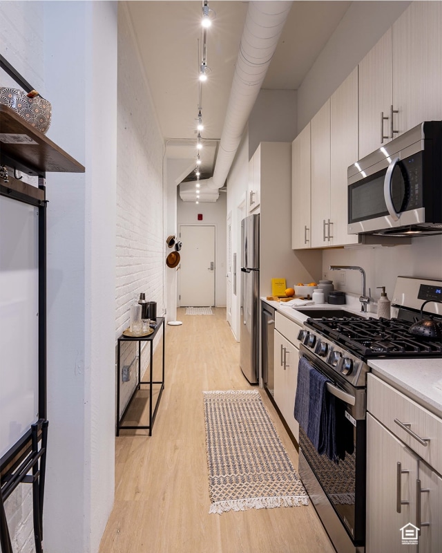 Photo - 700 S Clark St Apartment
