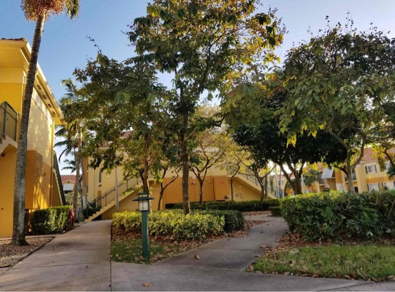 Building Photo - 7350 NW 114th Ave