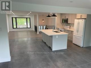 Photo du bâtiment - 885 Forestwood Dr