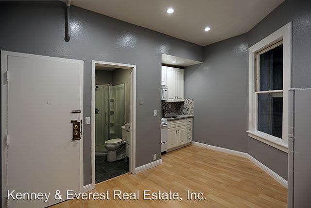 Primary Photo - 325 Leavenworth St