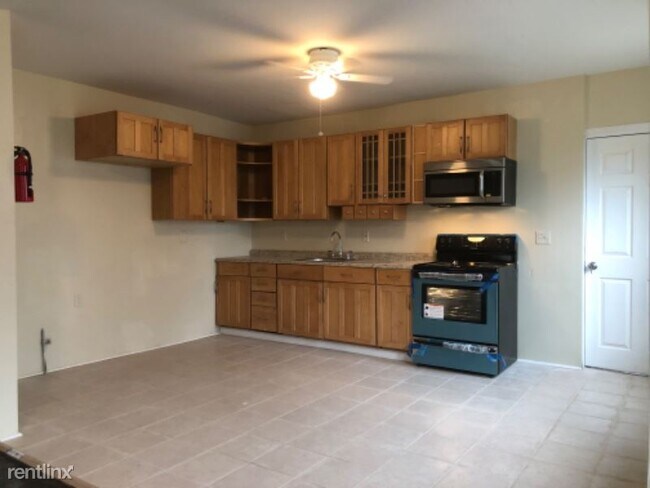 Foto del edificio - 5 br, 2 bath House - 510 Springfield Rd