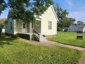 Building Photo - 607 S 14th St