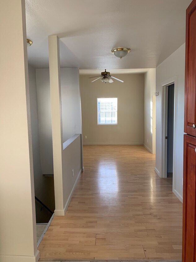 Foto principal - 166 S Clarence St