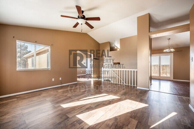 Building Photo - 4645 Ridge Dr