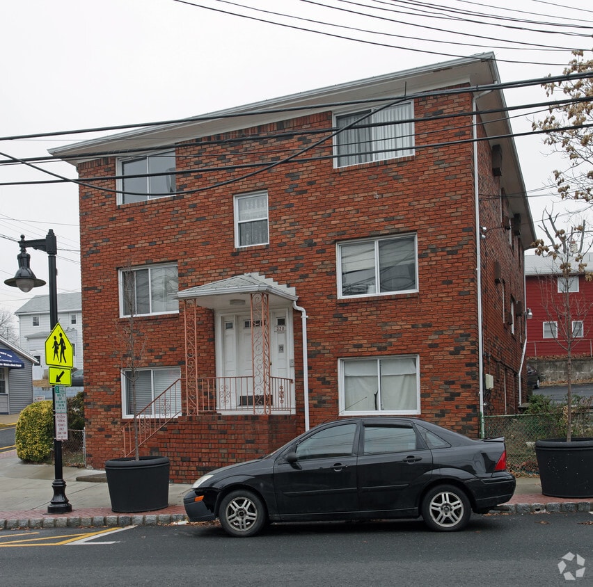 320 Hackensack St, Carlstadt, NJ 07072 Apartments in Carlstadt, NJ