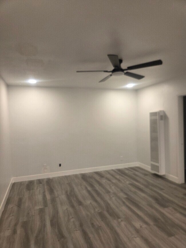 Building Photo - 12242 Manor Dr