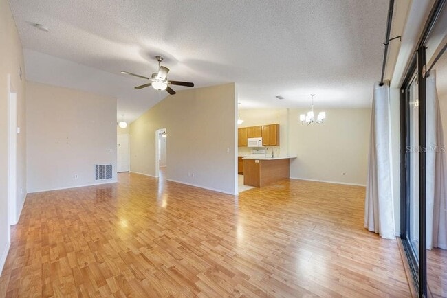 Foto del edificio - 4071 Shoreside Cir