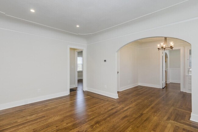Foto del edificio - 300 E McKinley Ave