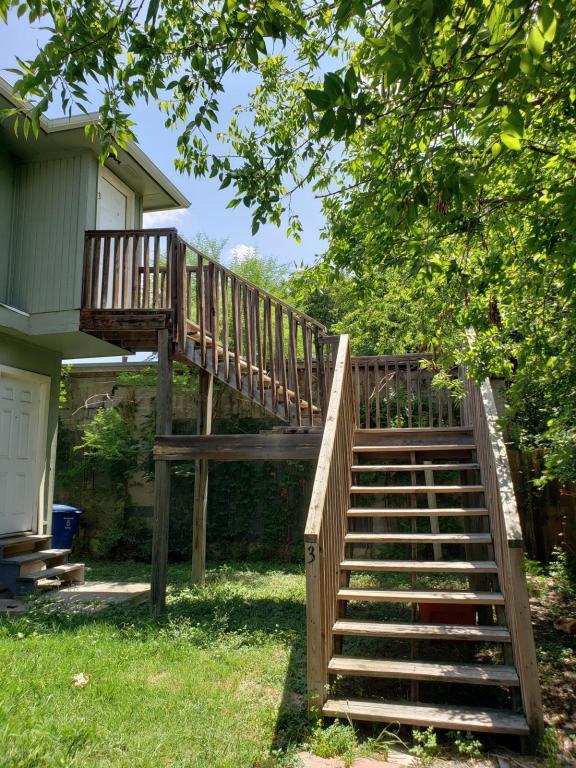 Building Photo - 318 Aransas Ave