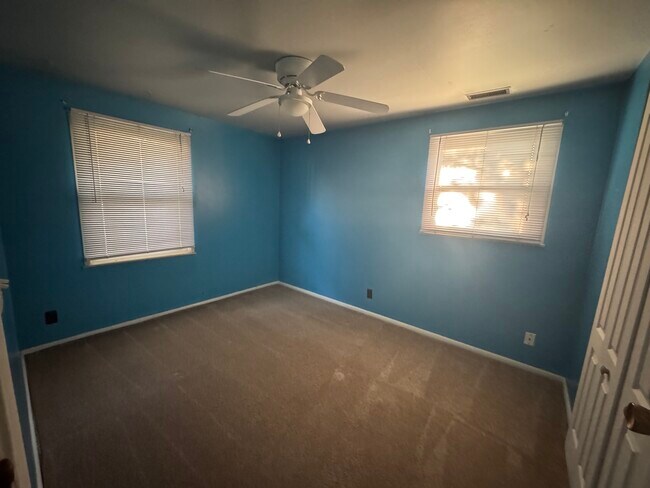 Foto del edificio - 1900 Beck Ln