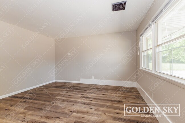 Foto del edificio - 4611 S Madison St