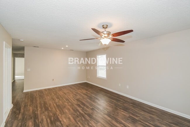 Building Photo - 2060 Felch Ave