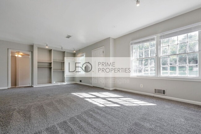 Photo - 3168 Bluebird Ln House