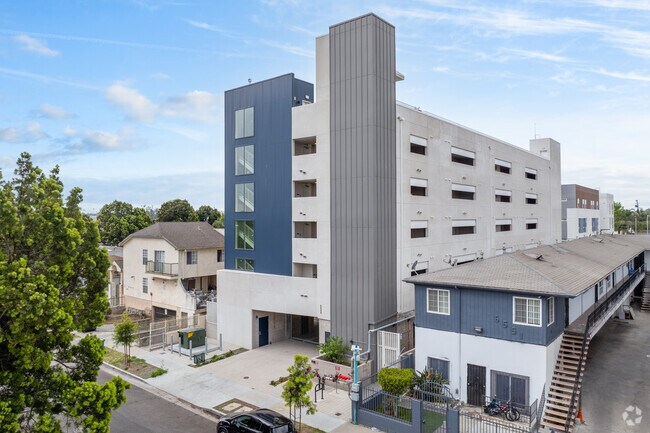 Foto del edificio - Brynhurst Apartments