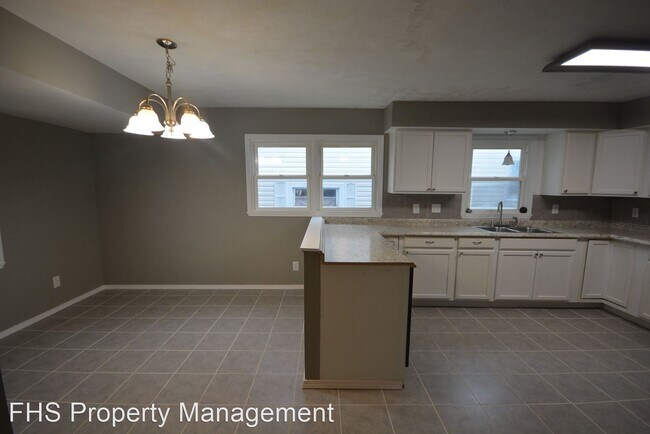 Building Photo - 3 br, 2 bath House - 2954 W Water