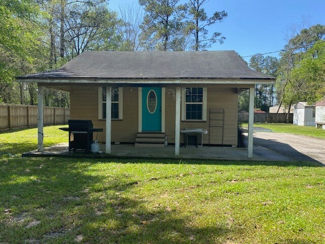 Primary Photo - 9932 Sweetgum Ln