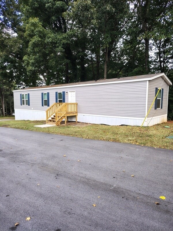 Building Photo - 4 Griff Ln N