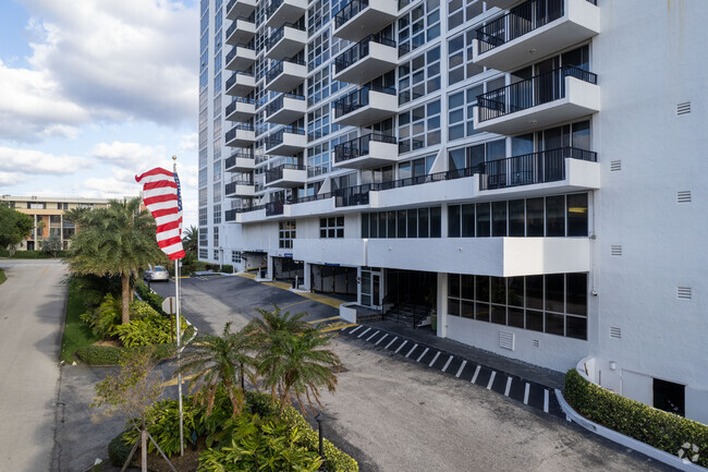 Foto del edificio - Silver Thatch Atlantic Plaza