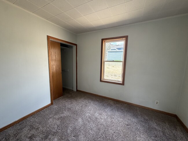 Building Photo - 1213 Nieman St
