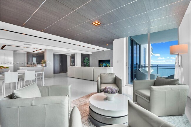 Building Photo - 3535 S Ocean Dr