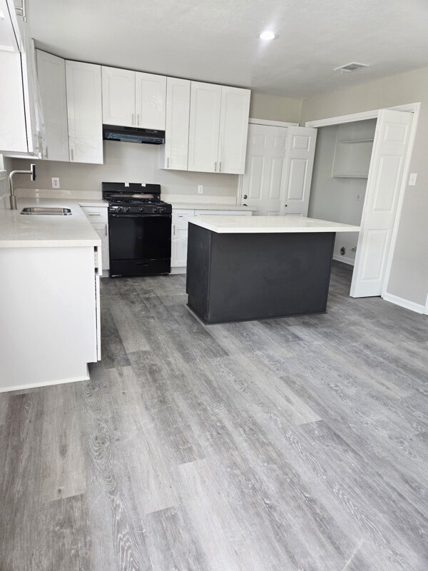 Foto del edificio - 7410 Woodoak Dr