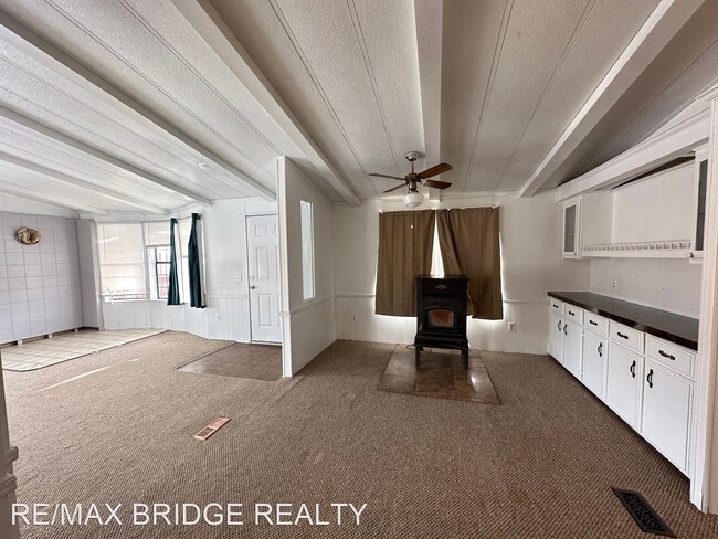 Building Photo - 3 br, 2 bath House - 3890 E 6750 S