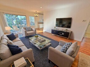 Building Photo - 5000 Whitsett Ave Building Photo - 5000 Whitsett Ave