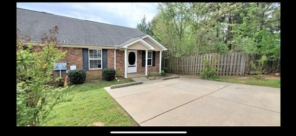 Building Photo - 646 Goodale Ln