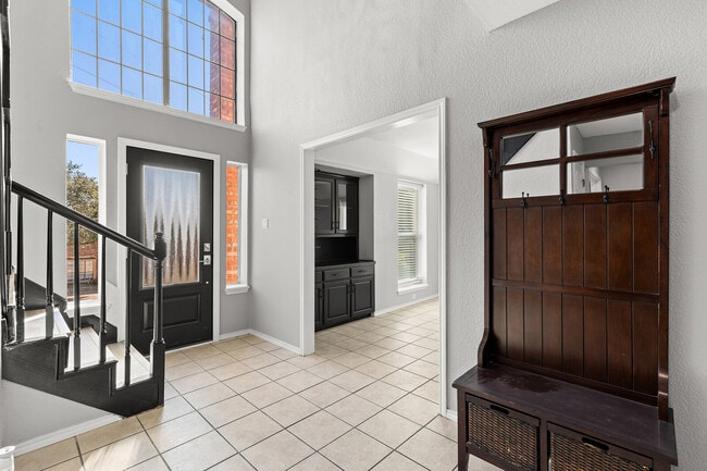 Building Photo - 4209 Green Oak Dr