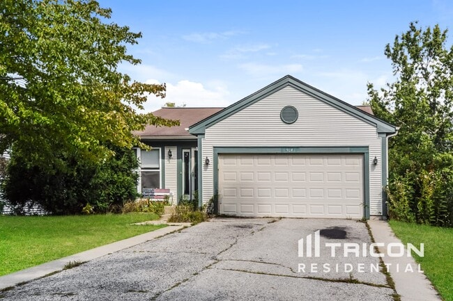 Building Photo - 924 Deer Trail Dr