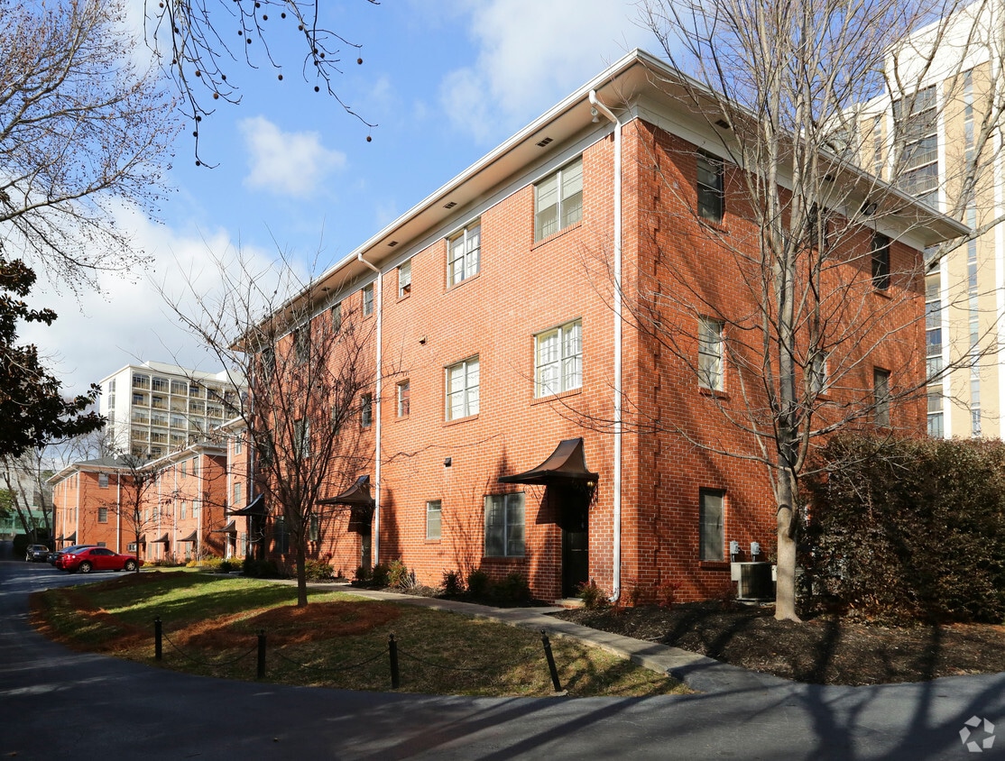 Primary Photo - Peachtree Chase