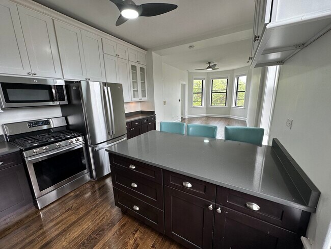 Foto del edificio - 1014 N Hermitage Ave