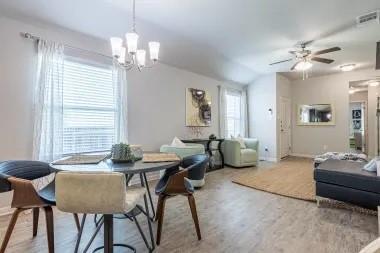 Foto del edificio - 1314 Walden Pond Dr