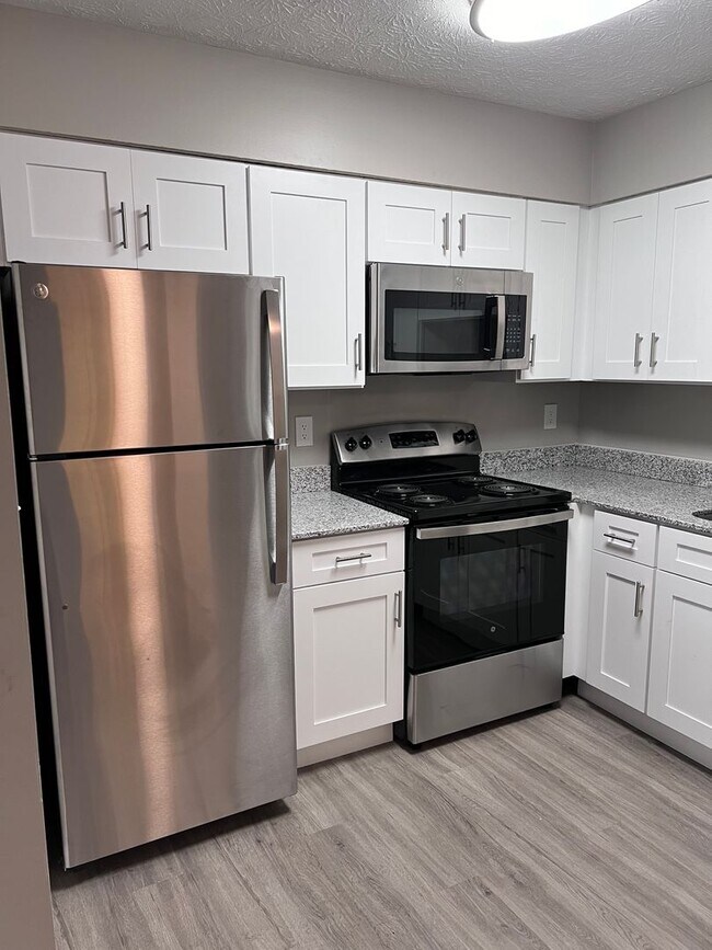 Interior Photo - Elston Point