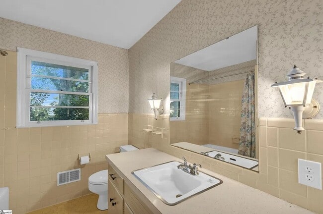 Building Photo - 113 Willenhall Ln