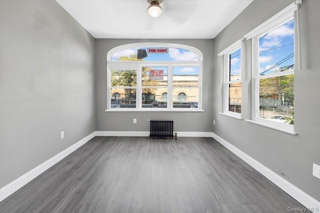 Foto del edificio - 310 W 238th St