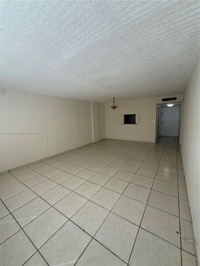 Foto del edificio - 9143 SW 77th Ave