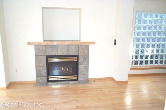 Building Photo - 3918 Linden Ave N