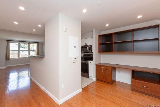 Foto del edificio - 300 Mamaroneck Ave