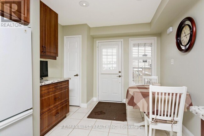 Building Photo - 66 Manley Ln