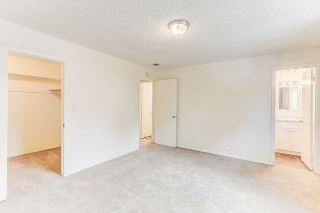 Interior Photo - Creekside At Amherst Apartments